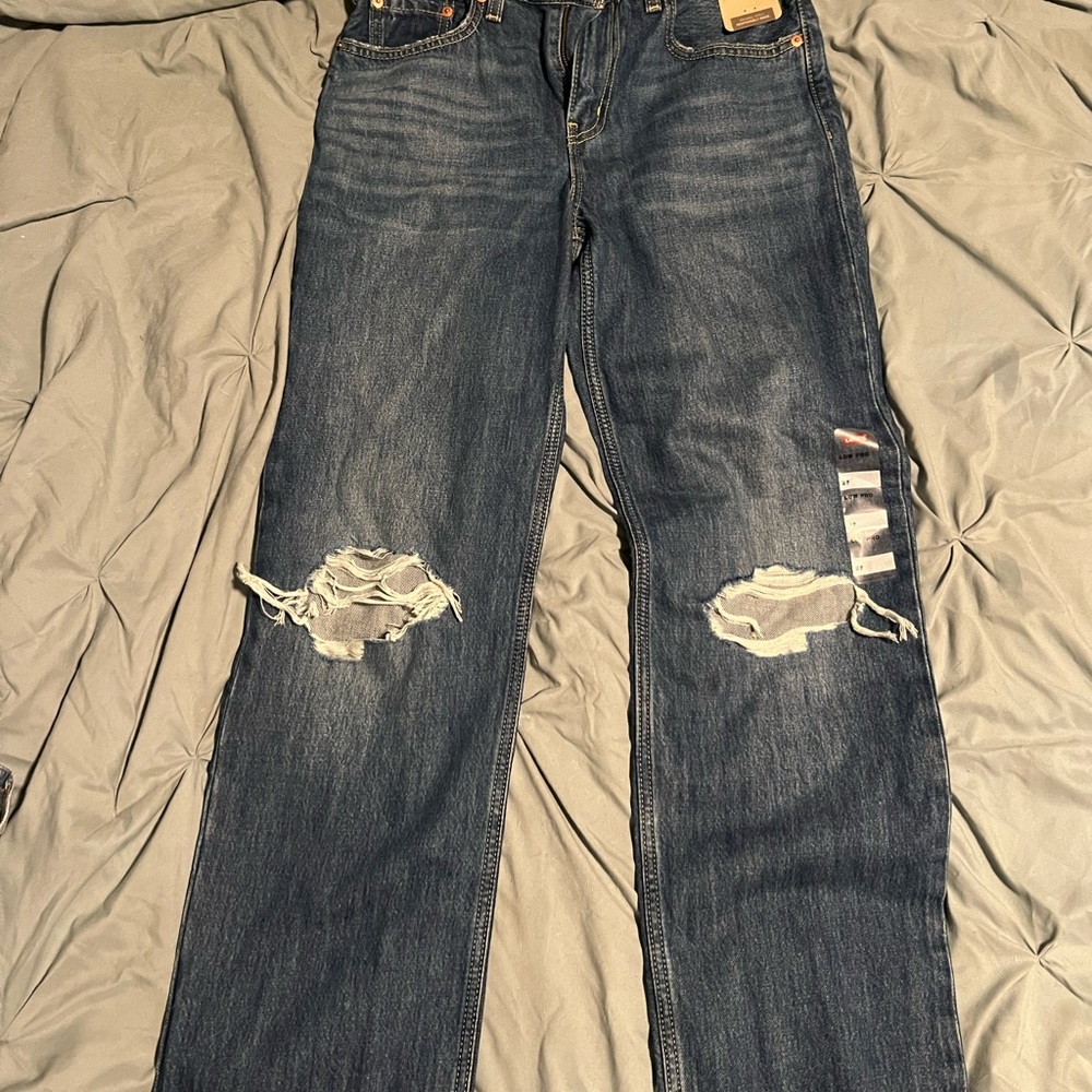 Levis - Picture 3 of 3